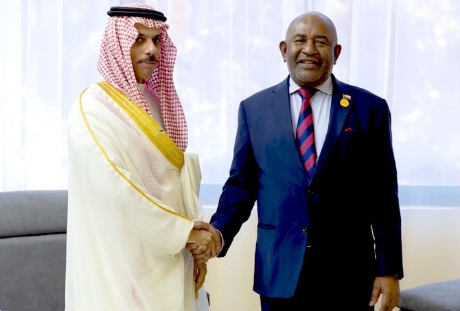 Saudi foreign minister and Comoros president hold talks at G77+China Summit in Cuba