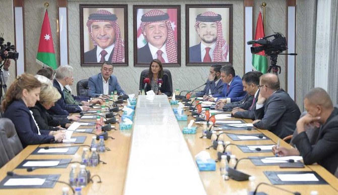 Jordan, UK delegations review bilateral cooperation