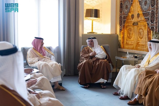 Saudi FM meets with Bahrain crown prince, FM during visit