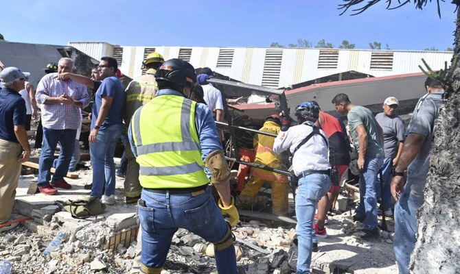 Mexican church roof collapses, killing 5; rescuers search for survivors