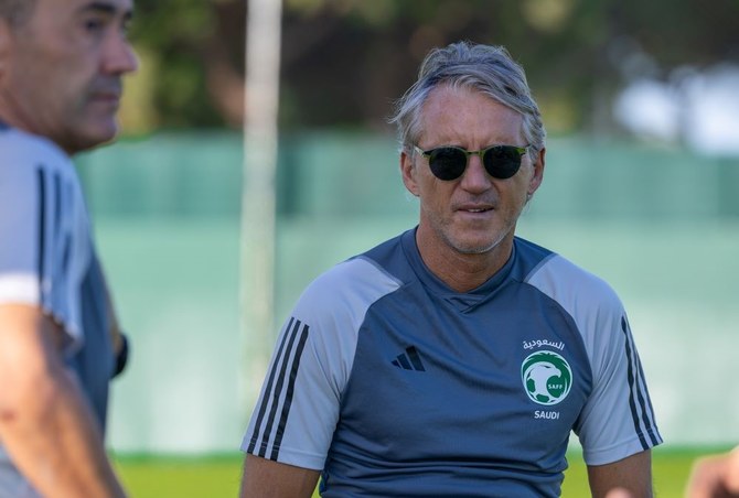 Mancini puts Green Falcons through paces in Portugal