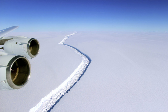 Scientists track ‘alarming’ melt in Antarctic ice shelves 
