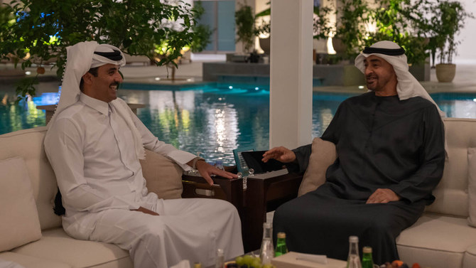 Qatari emir, UAE president hold talks in Abu Dhabi 