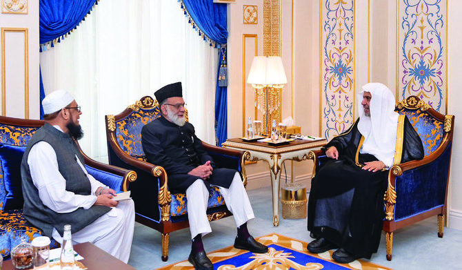 Mohammed bin Abdulkarim Al-Issa meets Sheikh Ahmed Bukhari in Makkah. (Supplied)