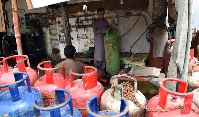 Karachi industrialists announce production shutdown next week against gas price hike