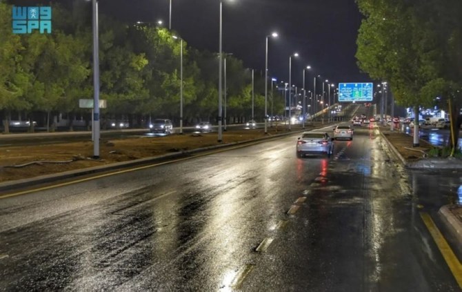 Saudi authorities call for caution as thunderstorms, hail set to hit until Saturday