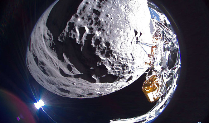 US spaceship lying sideways after dramatic Moon touchdown