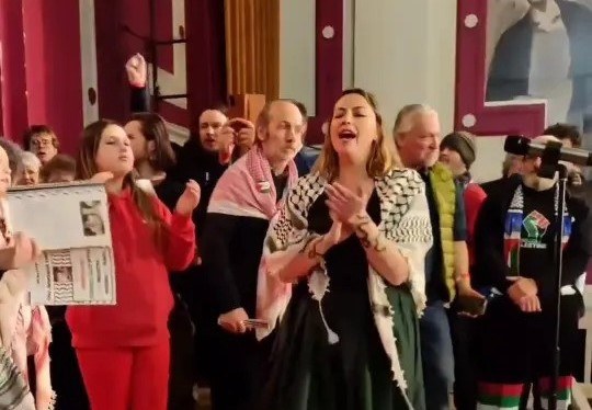Charlotte Church leads pro-Palestinian choir in Wales