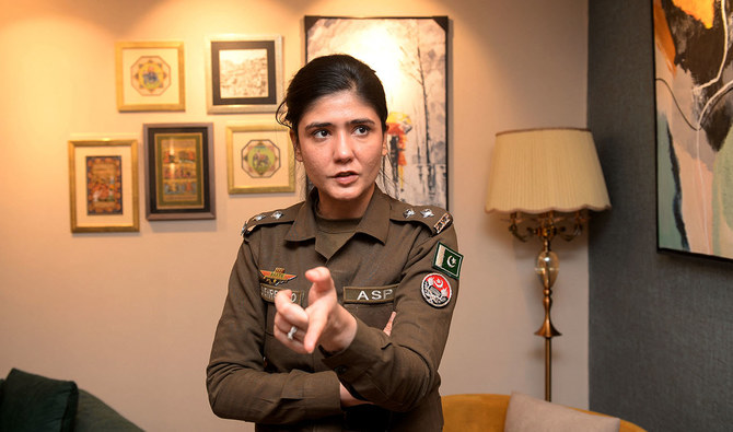 Pakistani policewoman, lauded for rescuing woman from blasphemy mob, says ‘it was my duty’