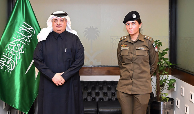 Saudi ambassador honors Pakistani policewoman for heroic rescue, offers royal invitation to kingdom
