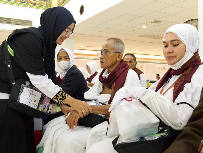 Indonesian doctor raises health awareness among Hajj pilgrims