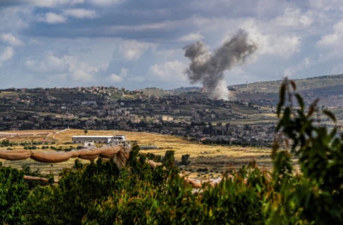 Lebanese army under attack from Israeli machine guns