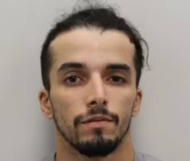 UK police hunt for 2 more wrongly released prisoners, just days after new measures brought in