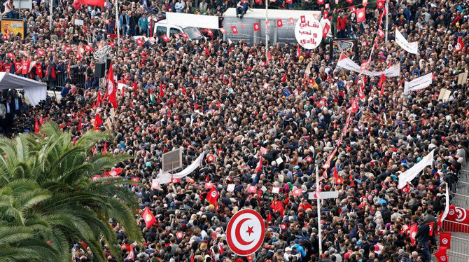 Tunisian workers demonstrate in the national capital, Tunis, to demand protest action on unemployment, low wages and poverty Nov. 22, 2018. (Reuters file photo)