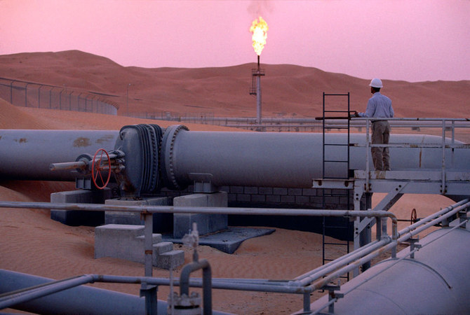  Saudi Aramco oil field complex at Shaybah in the Rub' al Khali ("Empty Quarter") desert. (Getty Images)