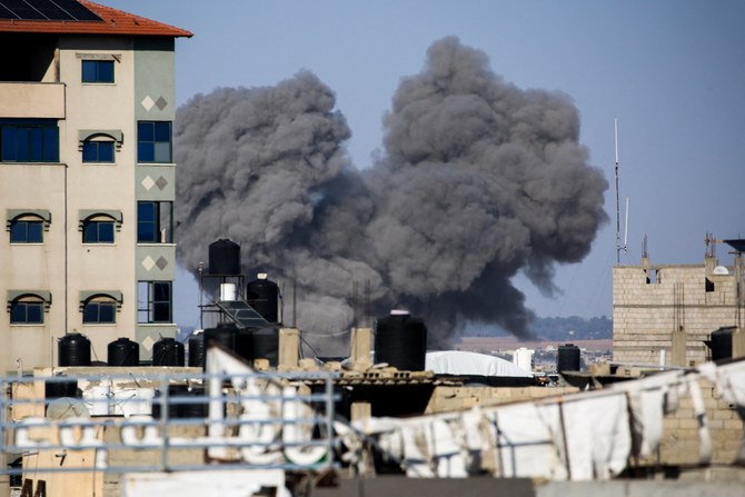 Smoke billows from Israeli strikes in Rafah in the southern Gaza Strip. May 07, 2024 (File/AFP)
