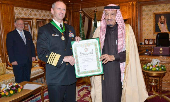 Crown Prince Salman receives commander of US naval forces