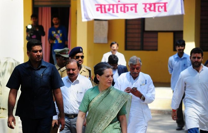 Ex-adviser says Indian PM was hobbled by Sonia Gandhi