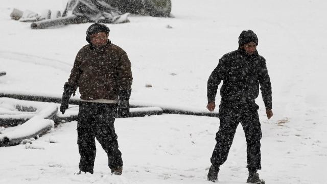 Winter storm pummels Mideast, adding to refugee misery