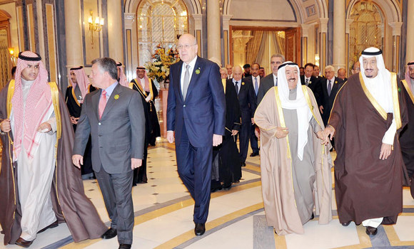 Arab leaders renew economic unity pledge as summit comes to a close