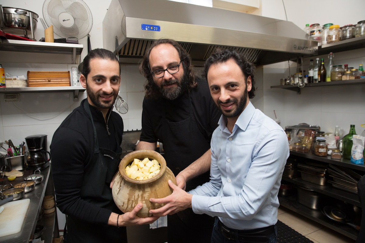 https://www.arabnews.com/sites/default/files/userimages/2050466/with_the_trio_joubran_in_the_kitchen.jpg