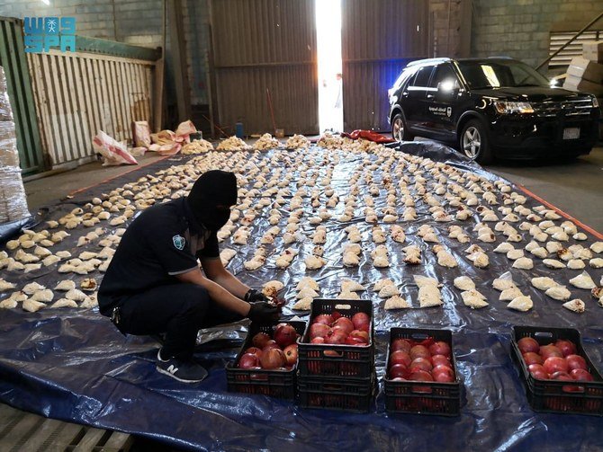 Saudi customs at Jeddah Islamic Port foiled an attempt to smuggle Captagon pills hidden in pomegranates that came from Lebanon. (SPA)